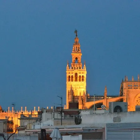 Homeyseville-amazing Penthouse Giralda Views 8 Pax, Parking Optional Appartement Sevilla